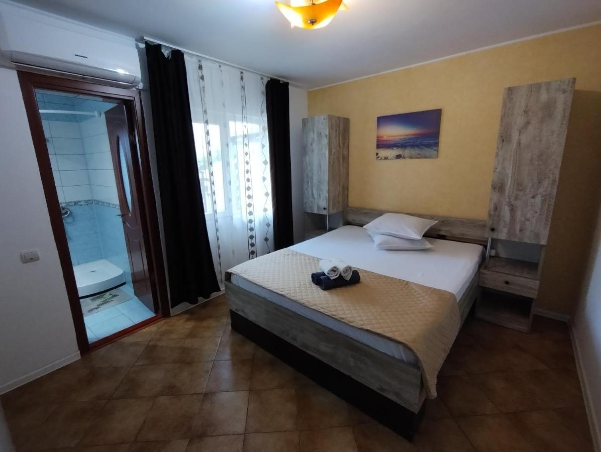 מלון קוסטינסטי Casa Aura 1 מראה חיצוני תמונה