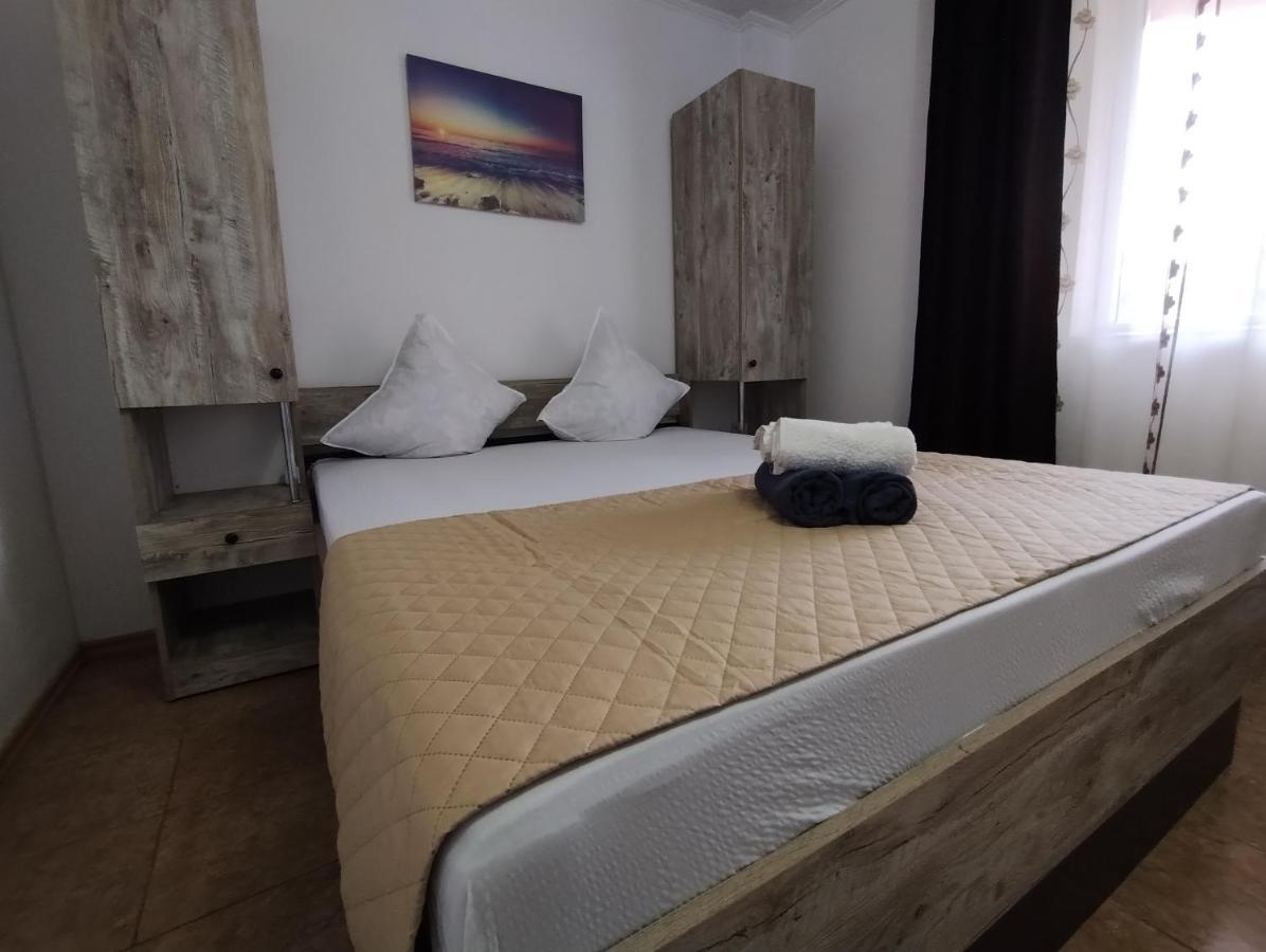מלון קוסטינסטי Casa Aura 1 מראה חיצוני תמונה